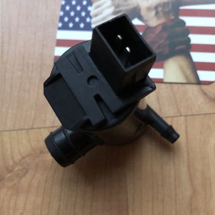 Volvo XC90 S80 S60 V70 XC XC70 C70 S70 S40 V40 Meyle Windshield Washer Pump