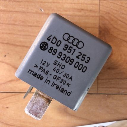 Fuel Pump Relay # 372 Audi Volkswagen VW Passat A4 A6 D2 A8 4D0951253