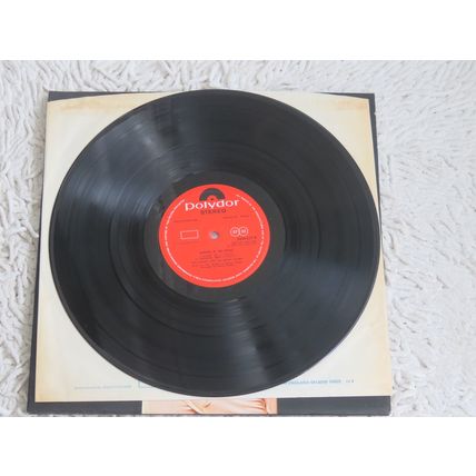 TED NUGENT, SURVIVAL OF THE FITTEST. GATEFOLD DOUBLE VINYL LP.