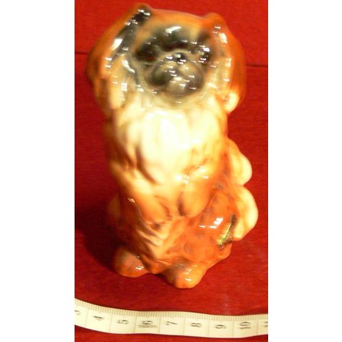 Vintage Beswick begging Pekingese dog 1059 - designed by Arthur Gredington