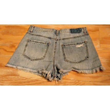 Hippie Laundry Cut-Off Shorts Wms. Size 29 Embroidered & Studs Vintage High Rise