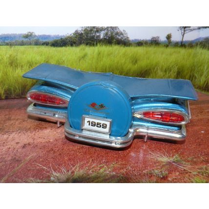 1/18 ( DS ) 1959 Chevy rear end clip wall hanger