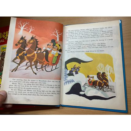 1969 WALT DISNEY "MICKEY & MINNIE AT SAINT MORITZ" UK HARDBACK BOOK (LL) ref:BRA