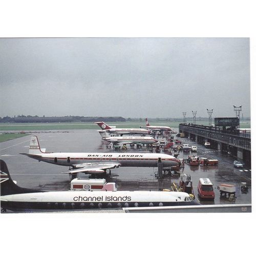 Manchester Airport & Dan Air Comet Aircraft Postcard (A24902)