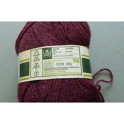 VINTAGE ROBIN LANDSCAPE KNITTING WOOL / YARN - WINE/RED
