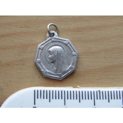 Mary Magda Vintage Medal Pendant (e490)