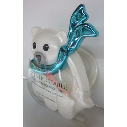 Bath & Body Works Scentportable Visor Clip blue scarf Polar Bear on sled