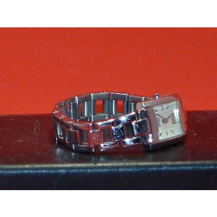 Pre-Owned Women’s Lorus Y120 X021 Analog Dress Watch