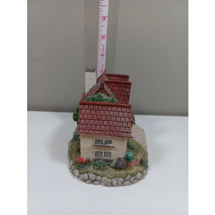 the kent HOUSE ENGLANDS CLASSIC COTTAGES MINIATURE COLLECTIBLE 1996