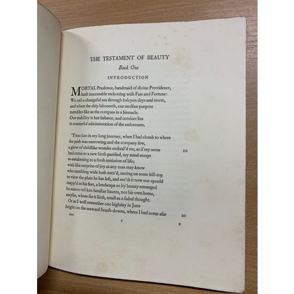 1930 ROBERT BRIDGES "THE TESTAMENT OF BEAUTY" LARGE HARDBACK BOOK (P4)