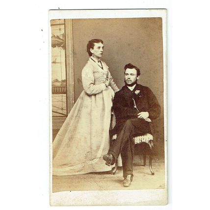 Victorian cdv photo young couple man seated unstated photographer