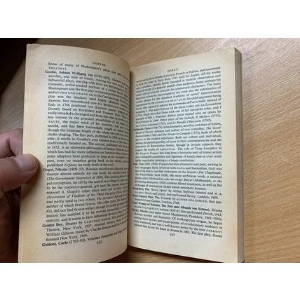 1966 "THE PENGUIN DICTIONARY OF THE THEATRE" J R TAYLOR PAPERBACK BOOK (P2)