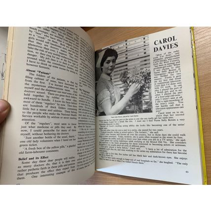 1963 "EMERGENCY WARD 10 GIRLS ANNUAL" ILLUSTRATED ANNUAL HARDBACK BOOK (P4)