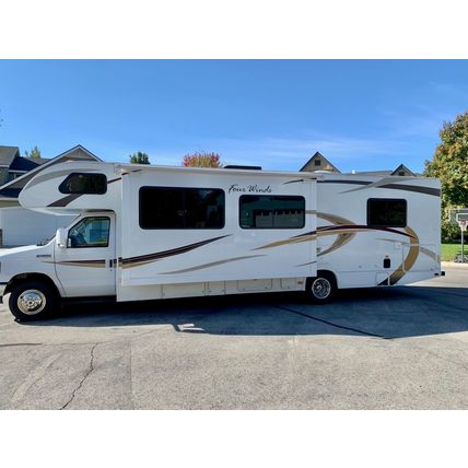 2012 Thor Motor Coach Four Winds Chateau 31K