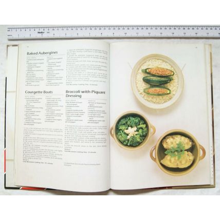 1985 Microwave Cooking by Beverley Piper, Over 150 Delicious Recipes