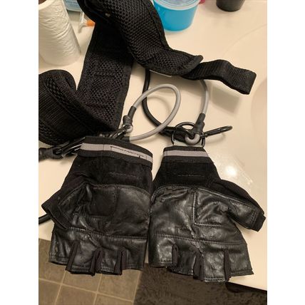 Gold's Gym Black Weight Lifting Belt w/Gloves Strength Training Exercise