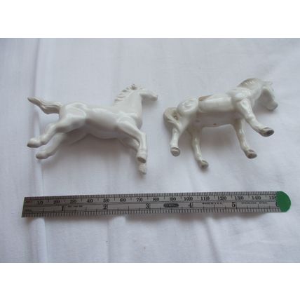 HORSES ONE IS BONE CHINA JAPAN / OTHER NOT SURE (03/08) # # # #