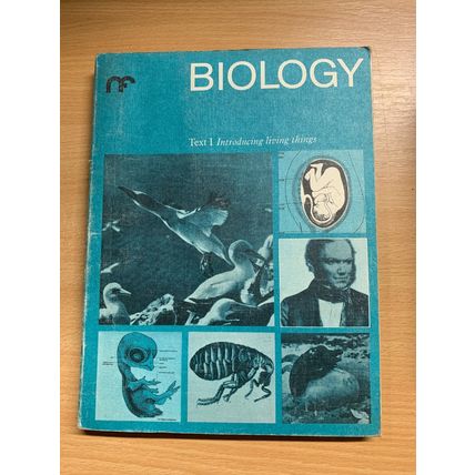 1969 "BIOLOGY - INTRODUCING LIVING THINGS" VINTAGE PAPERBACK BOOK (P4)