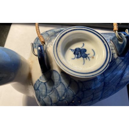 Hand Painted Chinese Duck Teapot 4 1/2 x 8 1/2"
