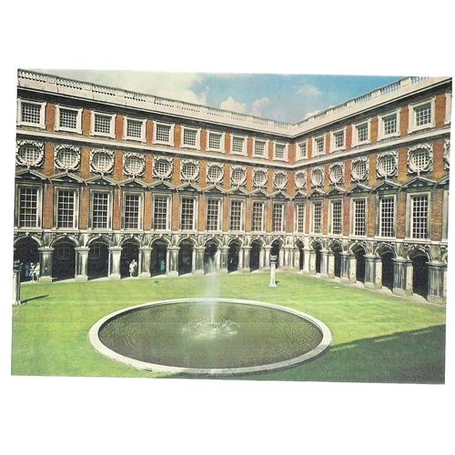 FOUNTAIN COURT, HAMPTON COURT PALACE, LONDON unused postcard =