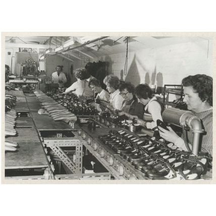 Ward Shoe Makers Factory in 1974 Norwich Norfolk Production Line Postcard