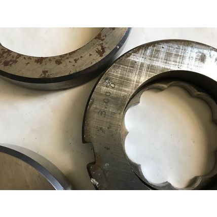 6 WILSON THICK TURRET DIES MIXED LOT, ROUND SQUARE RECTANGLE,5" DIA,SC