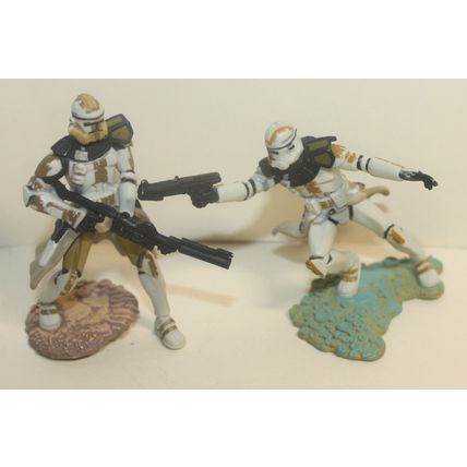 2005 Hasbro Lot of 2 Star Wars Clone Trooper PVC Figures