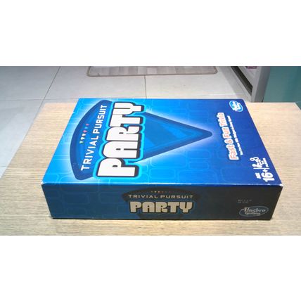 TRIVIAL PURSUIT PARTY: FAST & FUN TRIVIA ( Hasbro)