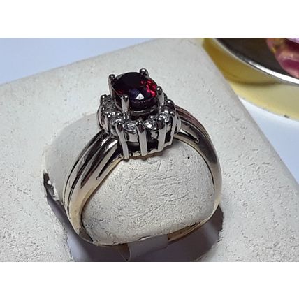 Estate .90ctw Natural Oval Garnet/Diamond offset Halo 14Kt 5.2g Y/Gold Ring20362