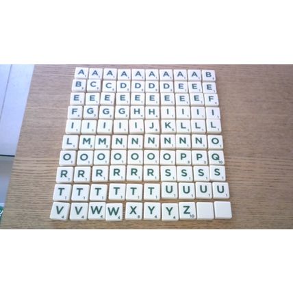 SCRABBLE ORIGINAL Family Board Game. Mattel (2012)