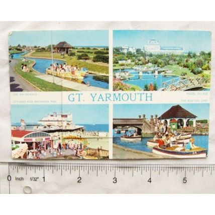 1967 postcard Gt Yarmouth with pull-out lettercards