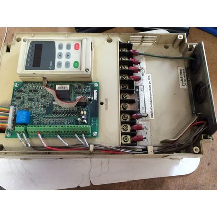 DELTA VFD110A43A DRIVE,3PH,3811083702,15 HP, 380-480V (NO FRONT COVER),TB