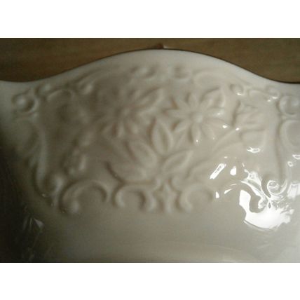 Lenox U.S.A. Cream & Gilt Bonbon / Sweetmeat Basket