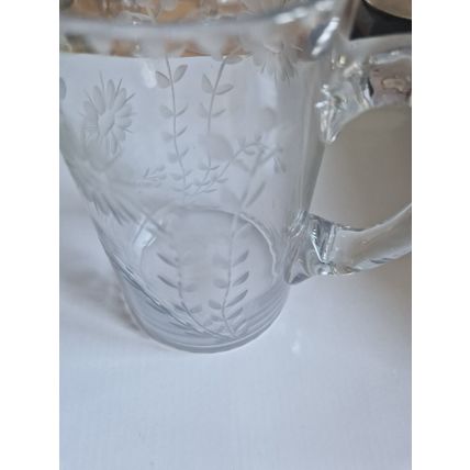 VINTAGE DAISY CUT GLASS JUG AND 6 GLASSES