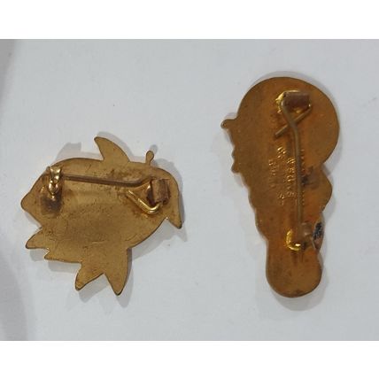 VINTAGE ROBERTSON'S GOLDEN SHRED FATTORINI GOLLY BAGPIPER & LEMON BROOCHES