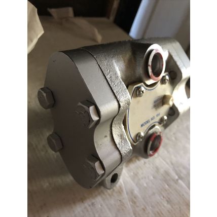 NEW cat 10-5 pump MODEL NO. 10-5 PRESSURE TRANSFER NTN 620GLU,CAT PUMP,AO
