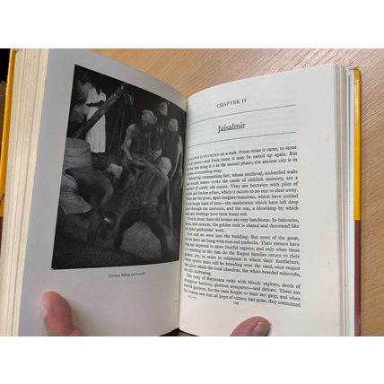1957 1ST EDITION "A BARBARIAN IN INDIA" OPPENHEJM ILLUSTRATED HARDBACK BOOK (P3)