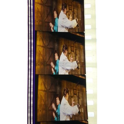 Dancing In The Streets. Bowie /Jagger Pk GB - 011k. 1 STRIP OF 5- 35MM FILMCELLS
