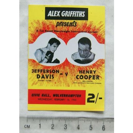 1997 Sporting Profiles card No. 30 Henry Cooper v. Jefferson Davis
