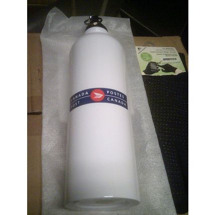 Canada Post aluminum water bottle reusable in red or white