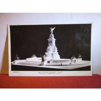VICTORIA MEMORIAL, LONDON used antique postcard RP 1911 pm =