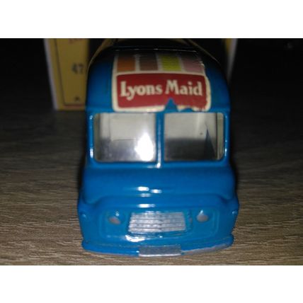 Matchbox - No47 Commer I.C.V. Blue Lyons Maid