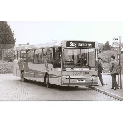 Black & White Photograph of Maidstone & District Motor Services Ltd. - M611 PKP