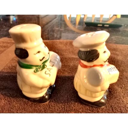 Old Vintage Chef Salt & Pepper Shakers 3 3/4" Tall 1980s