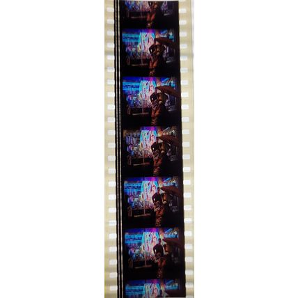 BLADE RUNNER - PK DEE - A005e . 1 STRIP OF 5 - 35MM - FILM CELLS