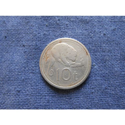 1975 Scarce Date PAPUA NEW GUINEA 10 TOEA COIN.