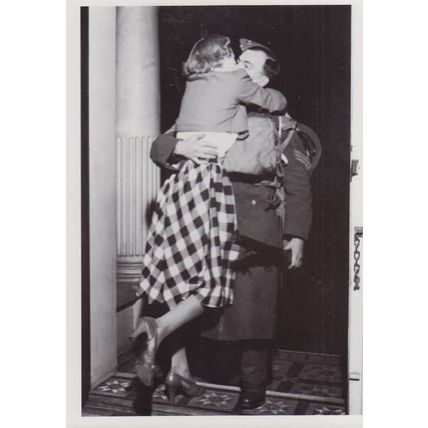 Soldier Lovers Friends Military Reuinted WW2 Following VE Day Now Peace Postcard