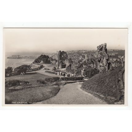 The Castle Hastings Postcard RP East Sussex 33757