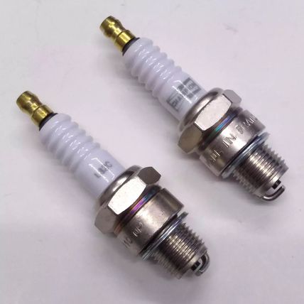 Pair of L82C Champion Copper Plus Spark Plugs Triumph BSA