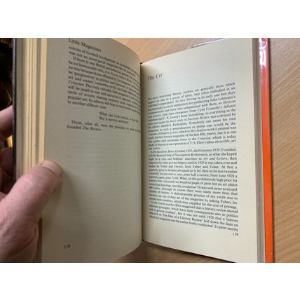 1981 JULIAN SYMONS 1ST EDITION "CRITICAL OBSERVATIONS" HARDBACK BOOK (P3)
